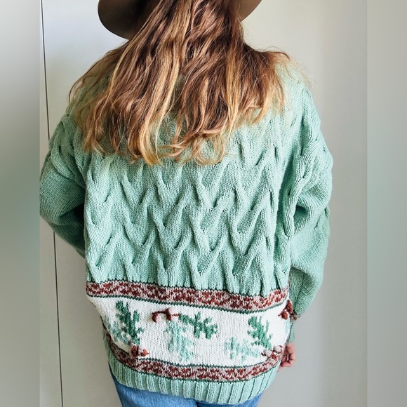 Vintage Handknit Sweater in Mint green Chunky Knit Wool Unisex Unique Style - Picture 9 of 11